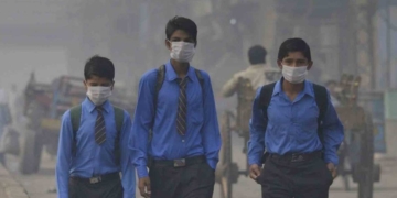 پنجاب میں شدید سموگ کے باعث کل تمام سرکاری و نجی تعلیمی ادارے بند رکھنے کا اعلان
