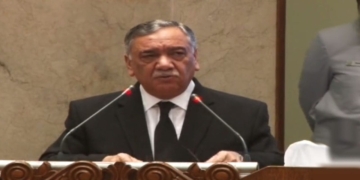 ججز پر اعتراض کرنے والے تھوڑی احتیاط کریں، ججز پر تنقید اور طاقتور کا طعنہ نہ دیں۔ چیف جسٹس