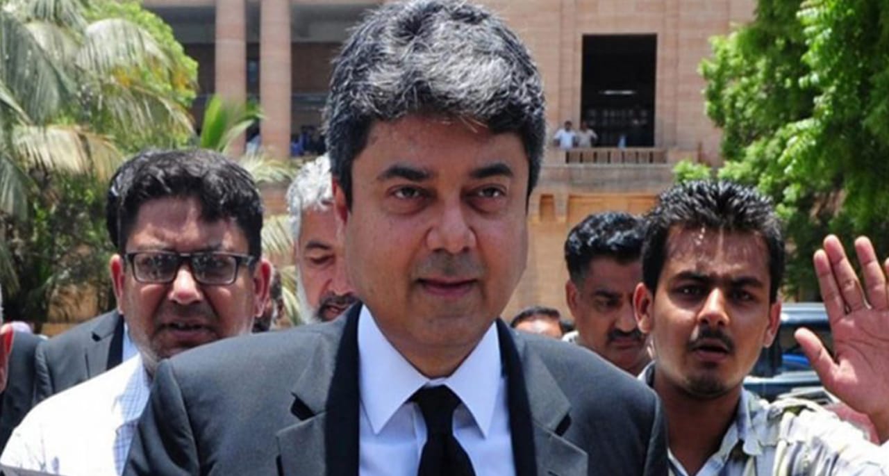 پاکستان بار کونسل نے آرمی چیف کے وکیل بیرسٹر فروغ نسیم کا لائسنس بحال کردیا