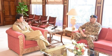 آرمی چیف کی وزیر اعظم سے ملاقات، ملکی سلامتی اور سیکیورٹی سے متعلق امور پر تبادلہ خیال