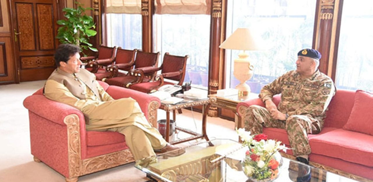 آرمی چیف کی وزیر اعظم سے ملاقات، ملکی سلامتی اور سیکیورٹی سے متعلق امور پر تبادلہ خیال
