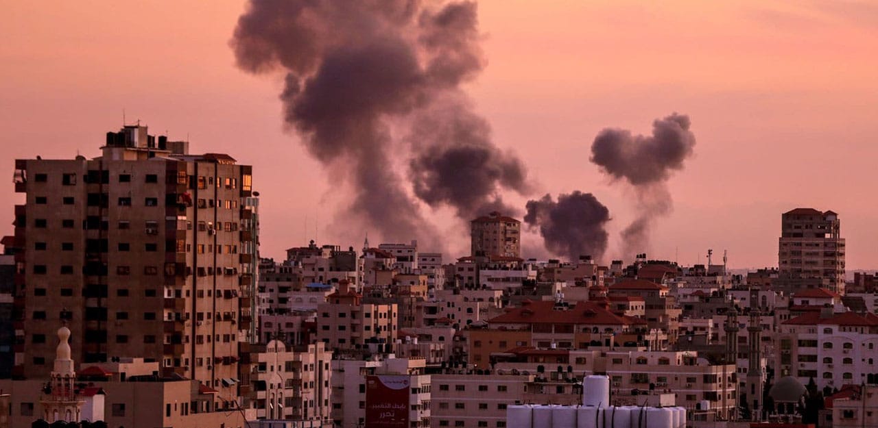 اسرائیلی فوج کا غزہ پر دوسرے روز بھی میزائل حملے جاری، 18 فلسطینی شہید