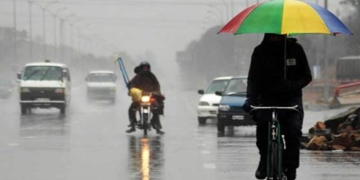 ملک کے بیشتر مقامات پر مطلع ابرآلود جبکہ شمال مغرب میں کہیں کہیں بارش کا امکان