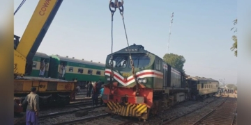 کراچی سے لاہور آنے والی تیزگام ایکسپریس کو حادثہ