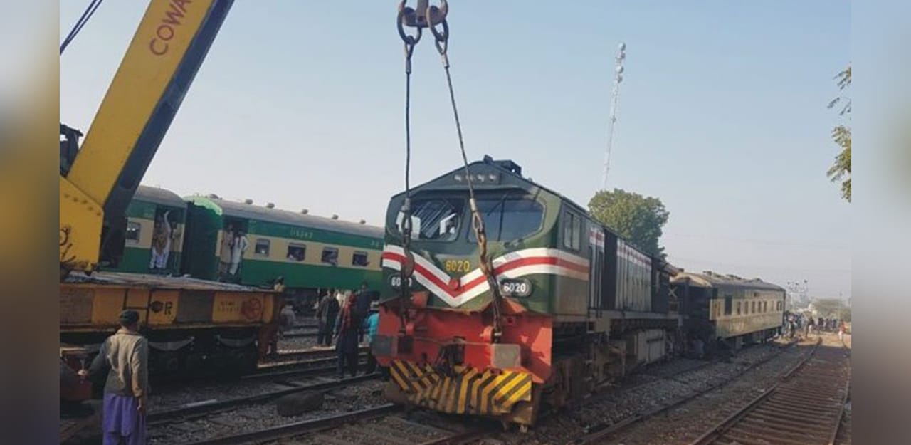 کراچی سے لاہور آنے والی تیزگام ایکسپریس کو حادثہ