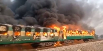 تیزگام ریلوے حادثہ کی آزادانہ تحقیقات کی درخواست پر وفاقی حکومت کو نوٹس جاری