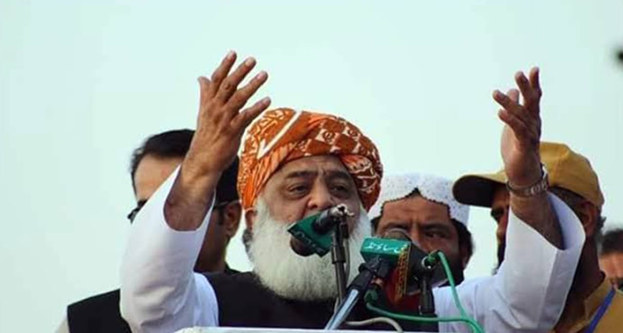 اگر ملک کو بچانا ہے تو نااہل حکمرانوں سے جان چھڑانا ہوگی- مولانا فضل الرحمان