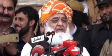 حکمران دن گننا شروع کردیں، ان کی جڑیں کٹ چکیں۔  مولانا فضل الرحمان