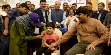 کراچی سمیت سندھ بھر میں پہلی بار 13 روزہ انسداد ٹائیفائیڈ مہم کا آغاز