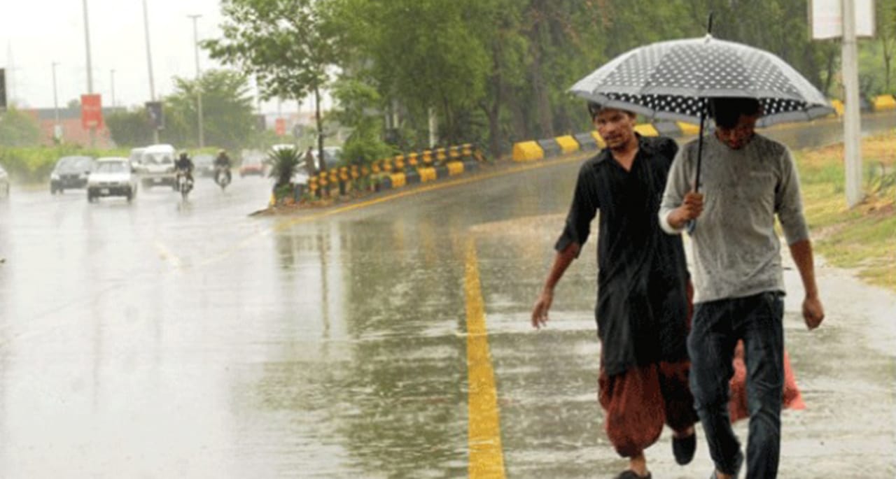 آج صبح کراچی شہر  کے مختلف علاقوں میں ہلکی بارش