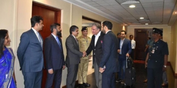 وزیر خارجہ گزشتہ رات 2 روزہ سرکاری دورے پر سری لنکا پہنچ گئے