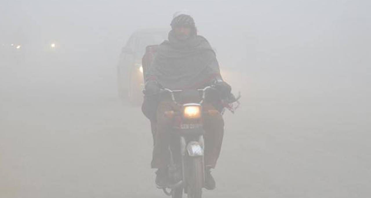 ملک کے بیشتر بالائی علاقوں میں موسم سرد اور خشک جبکہ سندھ میں دھند پڑنے کا امکان