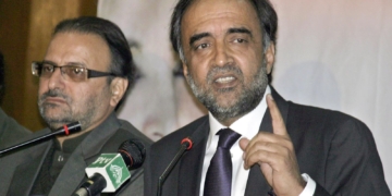 حکومتی کشتی ہچکولے لے رہی ہے کسی بھی وقت ڈوب سکتی ہے۔ قمر زمان کائرہ