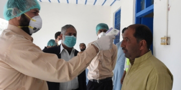 کورونا وائرس: اندرون ملک سے ایران جانیوالے زائرین کا بلوچستان میں داخلہ بند۔