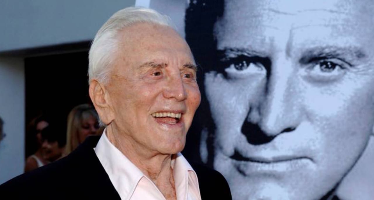 ہالی ووڈ کے لیجنڈ اداکار کرک ڈگلس انتقال کر گئے۔