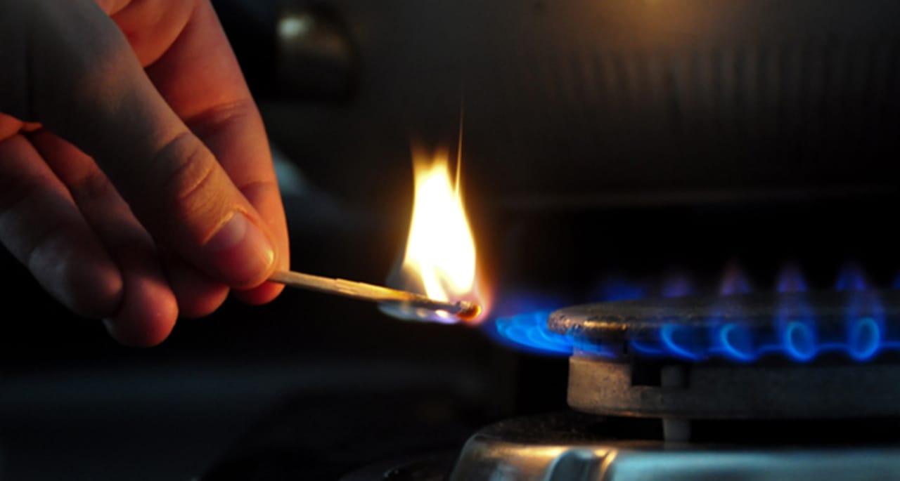 حکومت کا گیس کی قیمتیں نہ بڑھانے کا فیصلہ۔