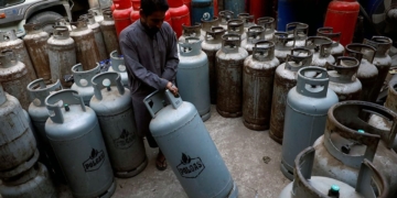 اوگرا نے ایل این جی کی قیمت میں اضافہ کردیا۔