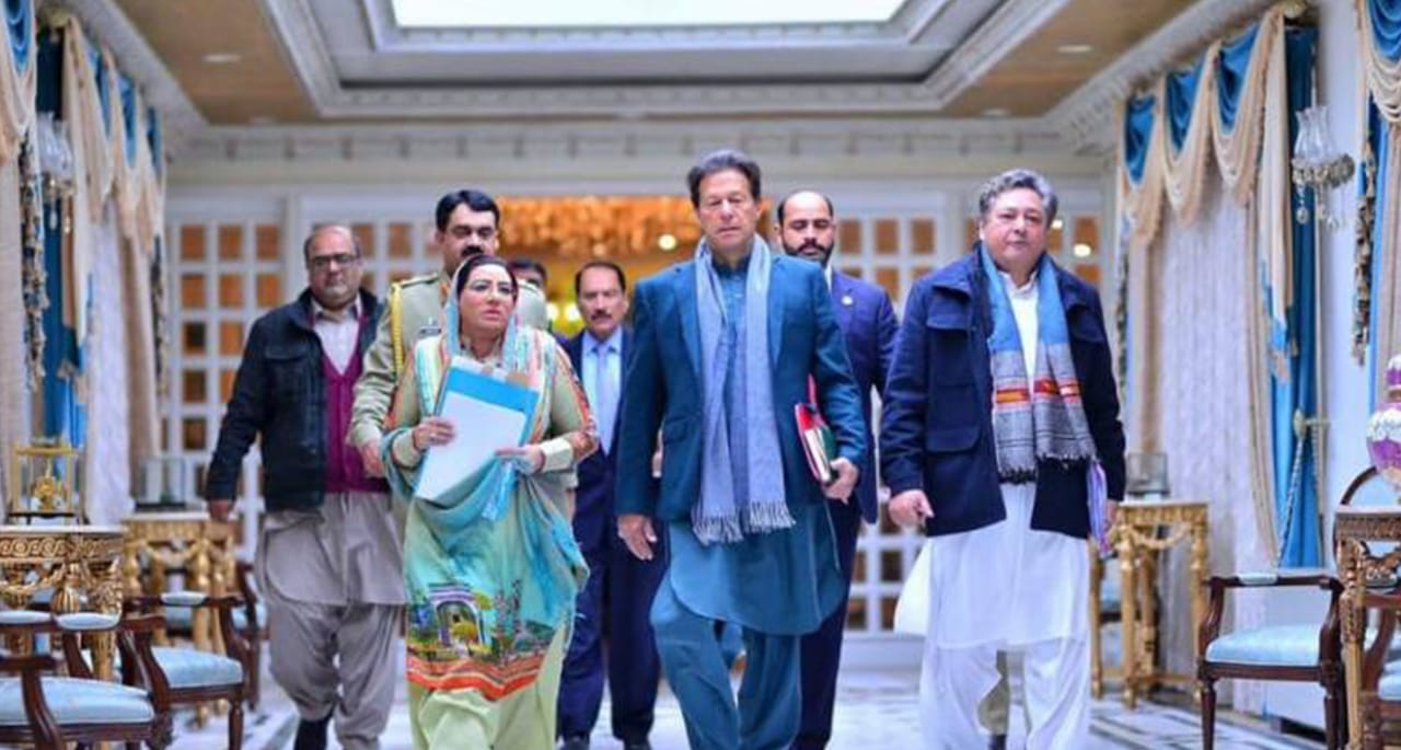 وزیراعظم عمران خان ملائشیا کے دورے پر روانہ ہوگئے۔