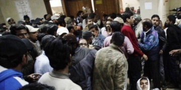 کراچی: پراسرار گیس سے 6 افراد ہلاک، 100 متاثر۔