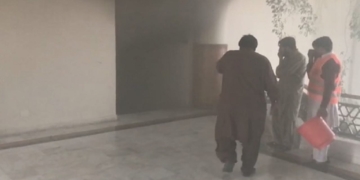 پارلیمنٹ ہاؤس کے تیسرے فلور پر آتشزدگی. &mdash; پاک الرٹس: سنسنی نہیں، صرف خبر‫‬ - PakAlerts.net &mdash; قابل اعتماد ڈیجیٹل نیوز پلیٹ فارم عالمی امور، تازہ ترین خبریں, سیاست, ٹیکنالوجی، کھیل، معیشت، تفریح، صحت، تعلیم، اور بہت کچھ ایک جگہ پر۔