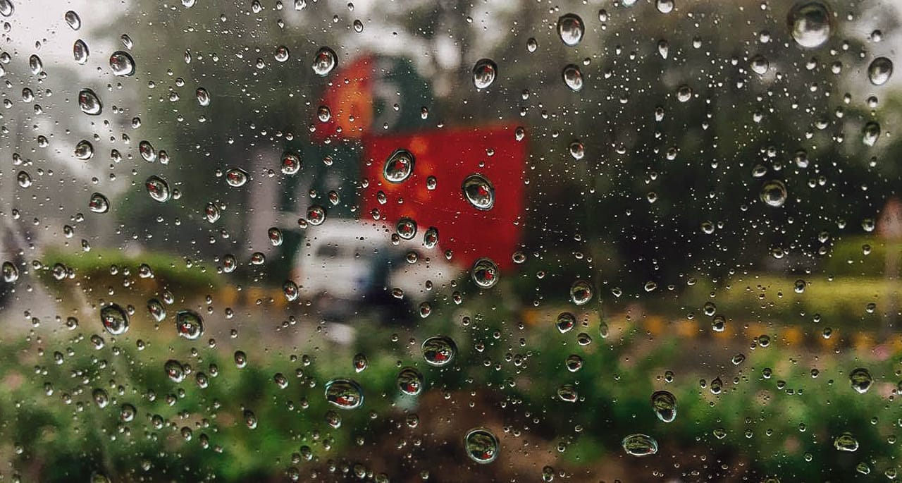 ملک کے مختلف علاقوں میں گرچ چمک کے ساتھ بارش کا سلسلہ جاری۔