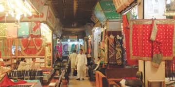 کراچی کی بڑی مارکٹوں کو صبح 10 بجے کھولنے کا فیصلہ۔