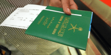 کورونا وائرس، متحدہ عرب امارات نے ویزوں کا اجرا معطل کر دیا۔