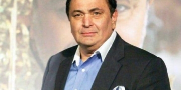 بھارتی اداکار رشی کپور 67 برس کی عمر میں چل بسے۔