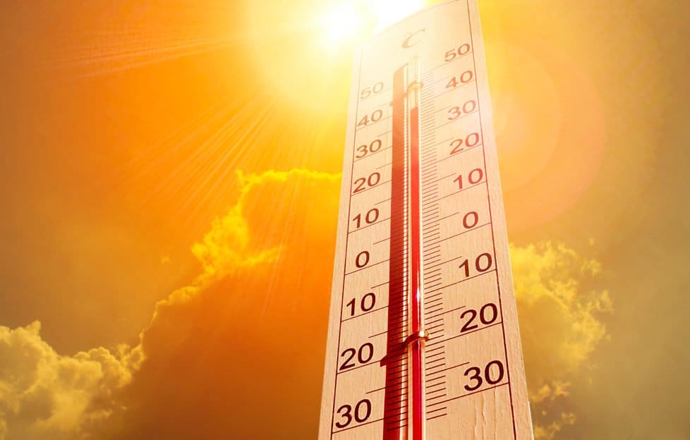 کراچی میں آج سے ہیٹ ویو، طبی عملے کی چھٹیاں منسوخ۔