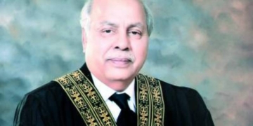 سارے کام کاغذوں میں ہو رہے، کسی چیز میں شفافیت نہیں ،چیف جسٹس۔