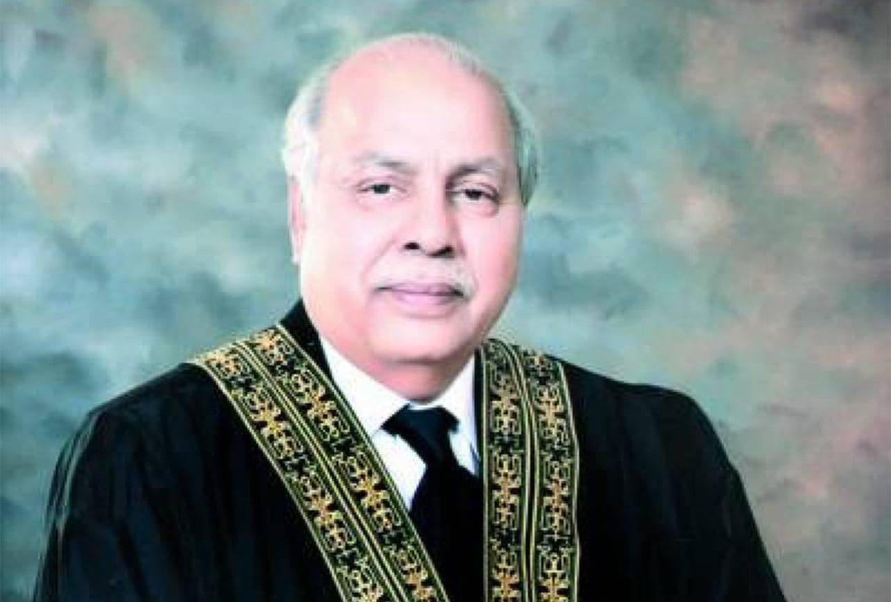 سارے کام کاغذوں میں ہو رہے، کسی چیز میں شفافیت نہیں ،چیف جسٹس۔