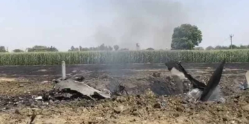 بھارت کا طیارہ مگ 29جالندھر کے قریب گر کر تباہ۔
