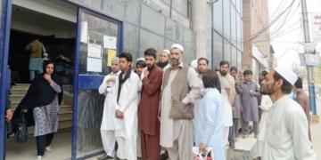 ملک  بھر  میں  نادرا  دفاتر  کھول   دیے  گئے۔