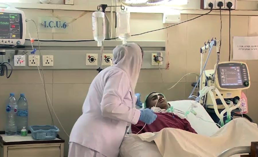 کورونا، پاکستان میں گزشتہ 24 گھنٹوں کے دوران ریکارڈ 136 اموات۔