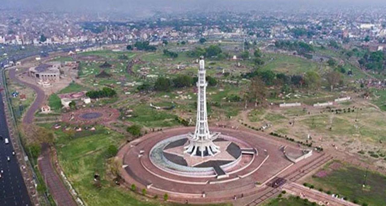 لاہور کے 80 ہاٹ اسپاٹ علاقے آج رات سے سیل ہو جائیں گے۔