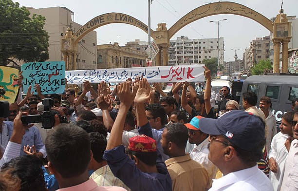 کراچی میں لوڈشیڈنگ، بجلی فراہمی کے وعدے اور احتجاج جاری۔