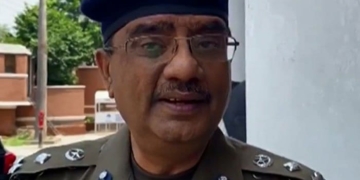 خواتین رات کو اکیلی باہر نہ نکلیں، سی سی پی او لاہور بیان پرڈٹ گئے۔