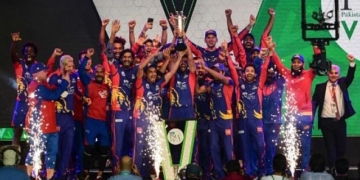 لاہور قلندرز کو شکست، کراچی کنگز پہلی مرتبہ پی ایس ایل چیمپئن بن گئی۔