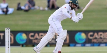 پہلا ٹیسٹ: فہیم اشرف نے پاکستان کو فالو آن سے بچا لیا۔