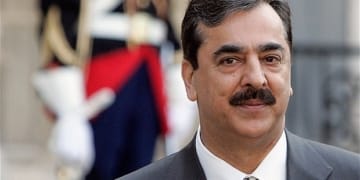 پی ٹی آئی نے یوسف رضا گیلانی کے کاغذات نامزدگی چیلنج کر دیے۔