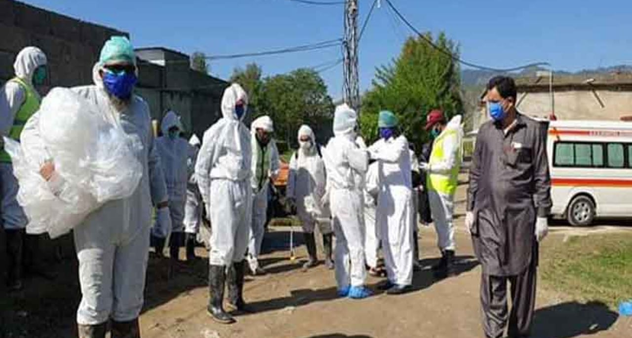 کورونا: پاکستان میں 14 ہزار سے زائد اموات