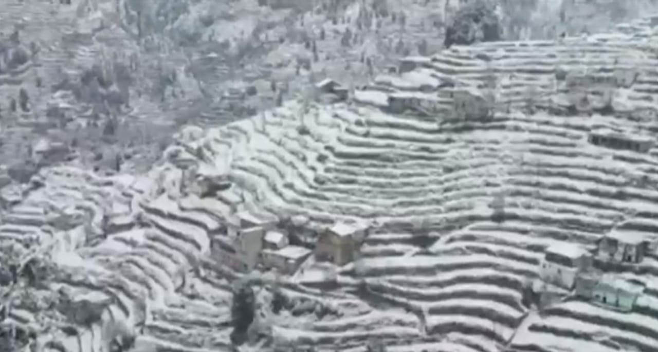 خیبرپختونخوا میں بارشوں سے درجنوں مکانات تباہ، ایک خاتون جاں بحق