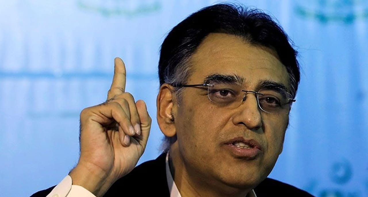 کورونا وائرس کی صورتحال بہتر نہ ہوئی تو مزید پابندیاں لگائیں گے، اسد عمر