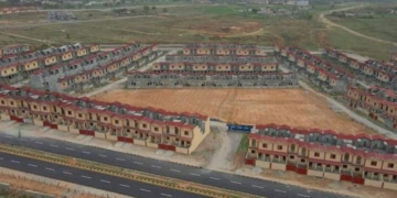 نیا پاکستان ہاؤسنگ اسکیم کے تحت محنت کش طبقےمیں گھروں اور فلیٹس کی تقسیم
