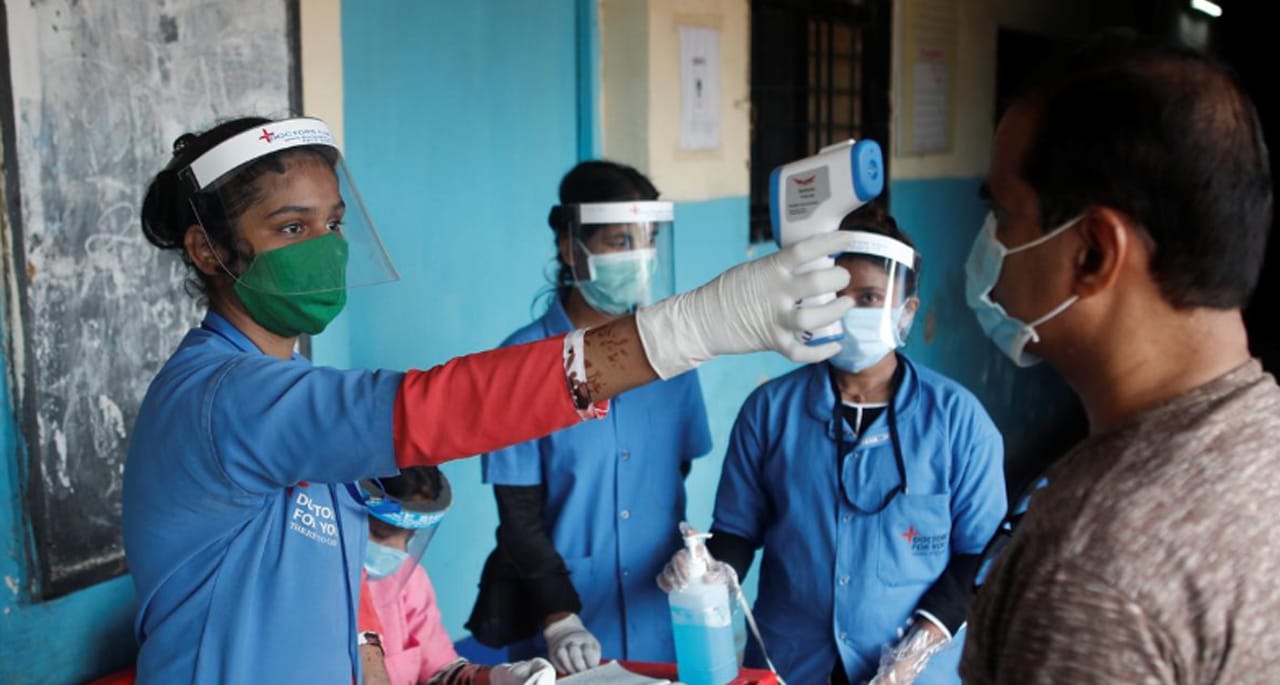 پاکستان میں 9 ماہ بعد ایک دن میں کورونا کے ریکارڈ کیسز، مزید 83 اموات