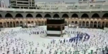 عمرہ کی ادائیگی کیلئے کورونا ویکسین لازمی لگوانا ہوگی، سعودی وزارت حج کا فیصلہ