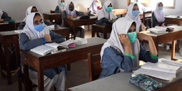 ملک بھر میں 2 اگست سے تعلیمی ادارے کھلیں گے یا نہیں ؟ فیصلہ آج متوقع