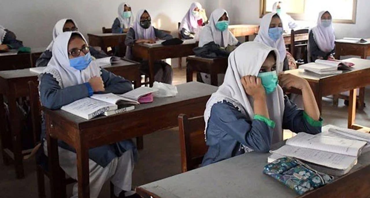 ملک بھر میں 2 اگست سے تعلیمی ادارے کھلیں گے یا نہیں ؟ فیصلہ آج متوقع