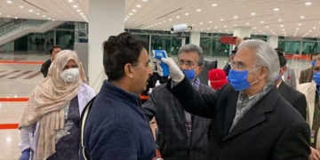 کراچی ایئر پورٹ پر ڈیلٹا سے متاثرہ مسافروں کو چیک کرنے میں ناکامی شہر میں صحت کے بحران کی وجہ قرار