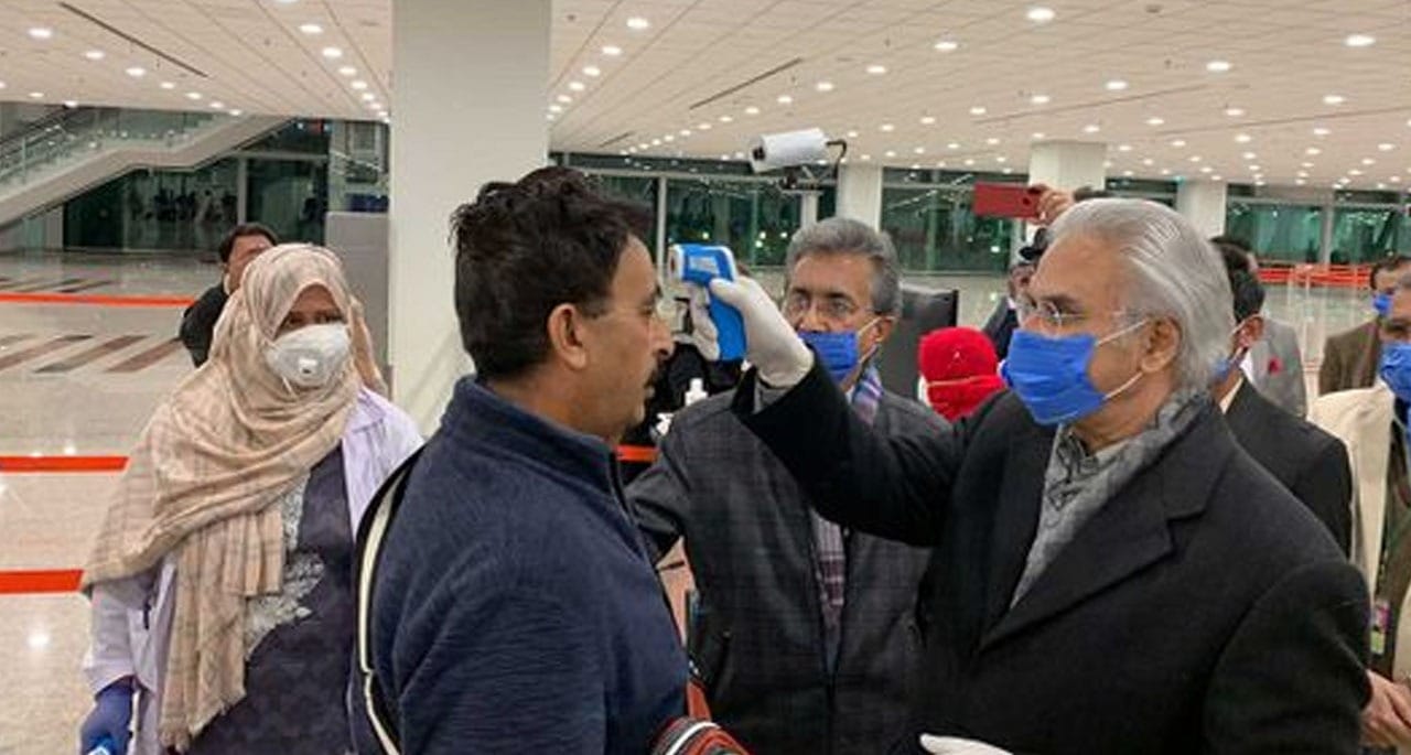 کراچی ایئر پورٹ پر ڈیلٹا سے متاثرہ مسافروں کو چیک کرنے میں ناکامی شہر میں صحت کے بحران کی وجہ قرار